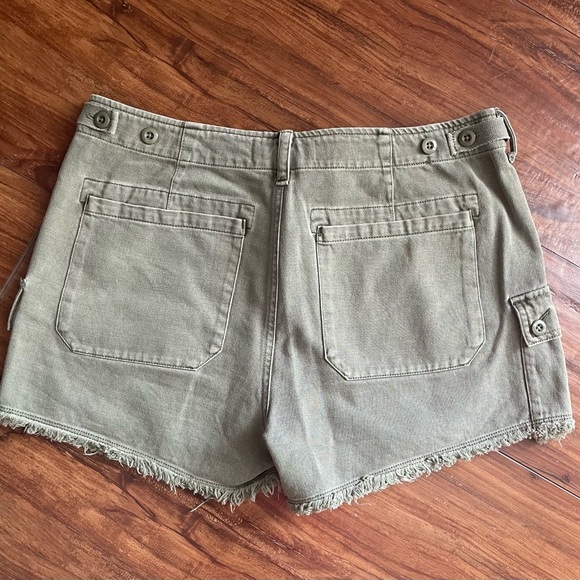 Luck Brand Raw Hem Utility Short - Picture 6 of 8